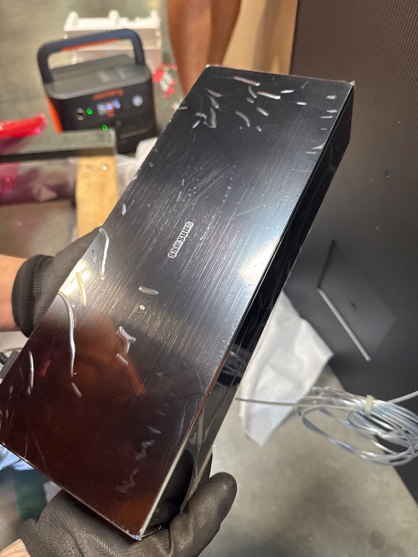 Photo 1 of *****IT WORKS PERFECTLY****** Samsung 65-Inch Class The Frame LS03F 4K QLED Smart TV (2025 Model) Slim Fit Wall Mount, Modern Frame Design, NQ4 AI Gen2 Processor, Art Mode, Artful Picture Quality, Samsung Vision AI, Alexa Built-in