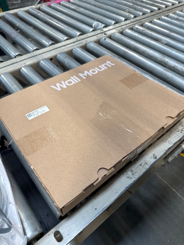 Photo 1 of *****IT WORKS PERFECTLY****** Samsung 65-Inch Class The Frame LS03F 4K QLED Smart TV (2025 Model) Slim Fit Wall Mount, Modern Frame Design, NQ4 AI Gen2 Processor, Art Mode, Artful Picture Quality, Samsung Vision AI, Alexa Built-in