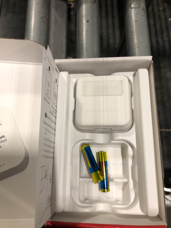 Photo 1 of ***missing parts*** Honeywell Home RCHTSENSOR-1PK, Smart Room Sensor works with T9/T10 WIFI Smart Thermostats