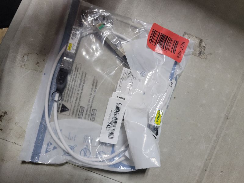 Photo 1 of 10Gtek [White Colored 10G SFP+ DAC Cable - Twinax SFP Cable for Ubiquiti UniFi Devices, 1-Meter(3.3ft)