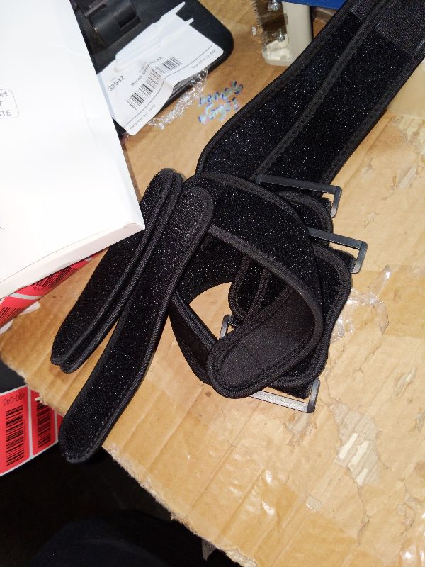 Photo 1 of 2 Sets Kids Osgood Schlatter Knee Brace Youth Kids Patella Brace Strap with 3 Different Length Adjustable Patellar Tendon Support Straps Knee Pain Relief Knee Strap Brace Support for Sports