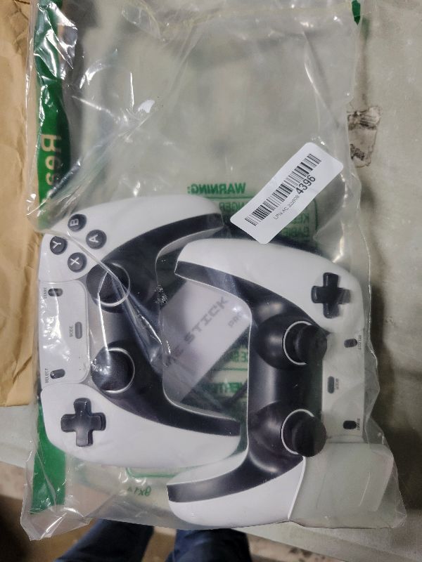 Photo 1 of 2025New Retro Game Console,40000+Games and 23 Emulators, with Dual 2.4G Wireless Controllers, Plug and play 4K HD HDMI TV Game Stick White (128GB)