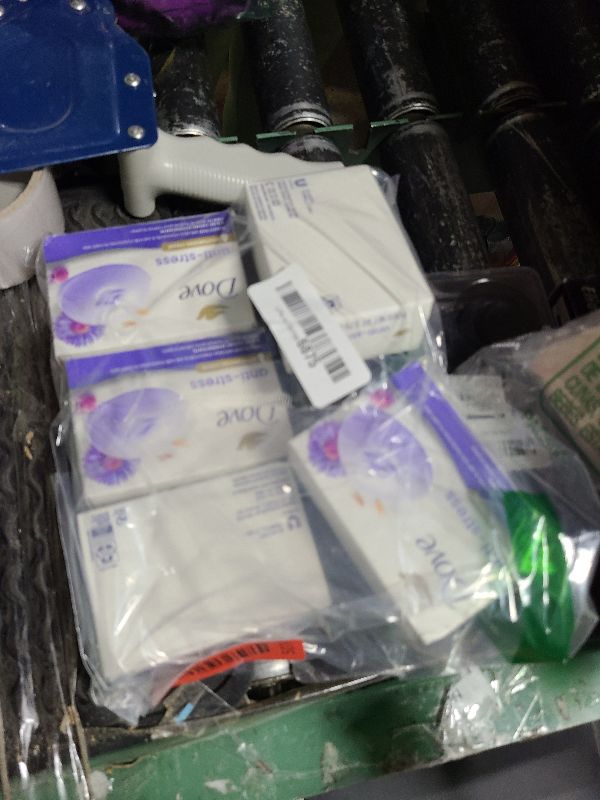 Photo 1 of "Dove Anti-Stress Blue Chamomile And Oat Milk Moisturizes to Calm Skin Soap 106g Pack Of 6