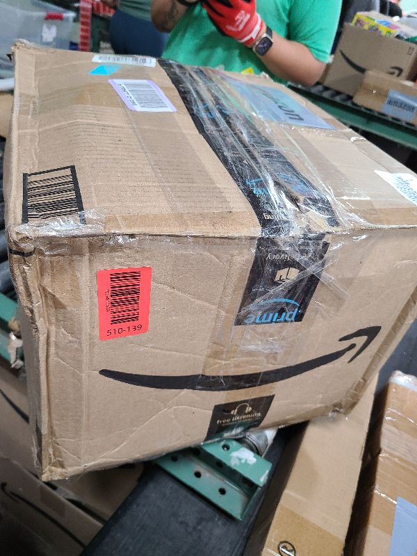 Photo 1 of 100 Pcs Gold Round Charger Plates Bulk, 13 Inch Antique Charger Plate Set Plastic Embossed Dinner Plate Reusable Plates for Table Setting Wedding Party (Gold)