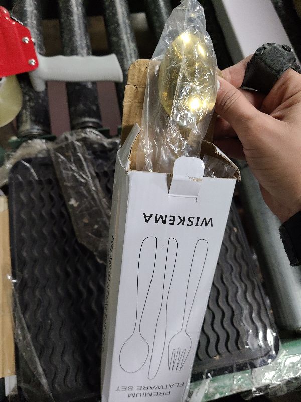 Photo 1 of 20 Pcs Gold Silverware Set, Stainless Steel Flatware Set for 4, Food-Grade Cutlery Set, Mirror Polished Tableware Eating Utensils Set for Home Kitchen, Include Knife Fork Spoon Set, Dishwasher Safe