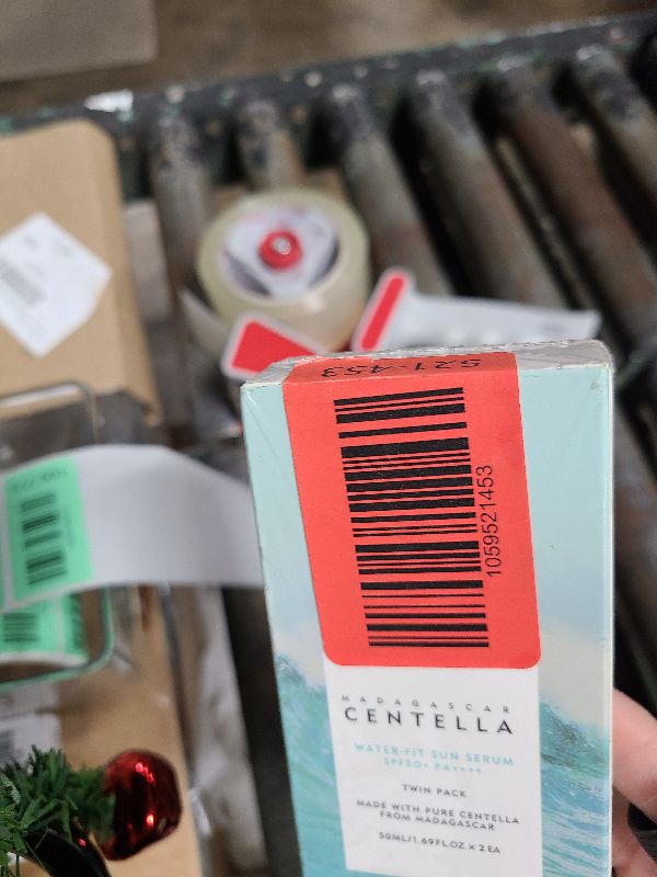 Photo 1 of  Madagascar Centella Hyalu-Cica Water-Fit Sun Serum Jumbo