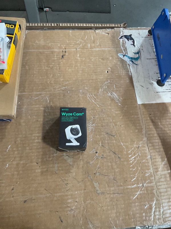 Photo 1 of ***(PARTS ONLY/ NON FUNCTIONAL)***WYZE Cam v4, 2.5K QHD WiFi Indoor/Outdoor Smart Home Security Camera, Pet/Baby Monitor, Motion Activated Spotlight/Siren, Color Night Vision, 2-Way Audio, Works with Alexa & Google, Free Expert Help