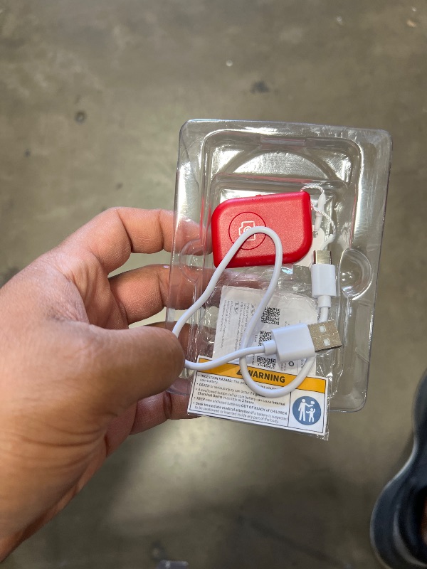 Photo 1 of **DOES NOT TURN ON, FOR PARTS**
NEEWER Basics 4" Vlog Selfie Monitor Screen for iPhone, Magnetic Phone Back Cam Monitor, Wireless Connection/Bluetooth Remote for YouTube Live Stream, NOT Compatible with Google Phones/4K Video, F4B