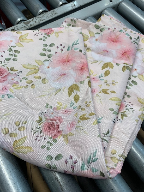 Photo 1 of (used)(see all images) tablecloth