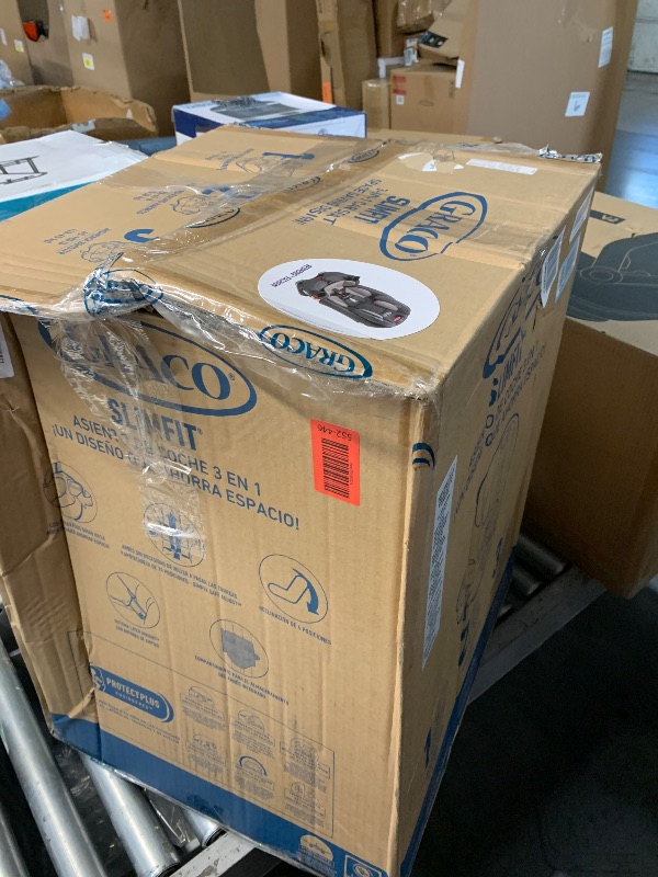Photo 1 of (USED/FAIR) Graco Slimfit 3 in 1 Convertible Car Seat Slim & Comfy Design Saves Space in Your Back Seat, Redmond