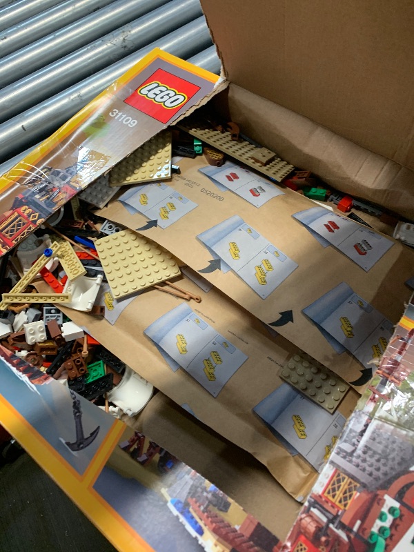 Photo 1 of (unknown if complete) LEGO Creator 3 in 1 Pirate Ship Building Set, Kids can Rebuild The Pirate Ship into an Inn or Skull Island, Features 4 Minifigures 