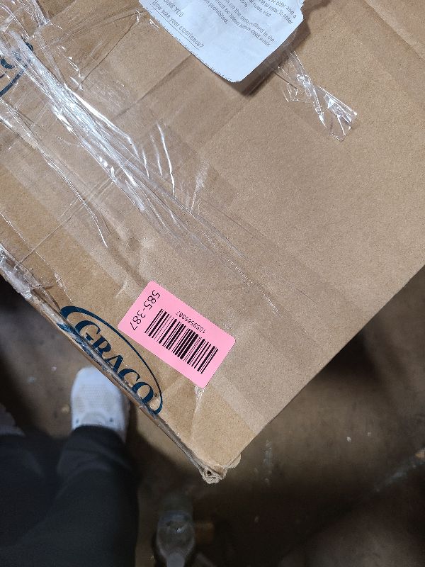 Photo 1 of 
Graco Extend2Fit Convertible Baby Car Seat, Rear and Forward Facing, Adjustable Extension Panel for Extra Legroom, Cullen