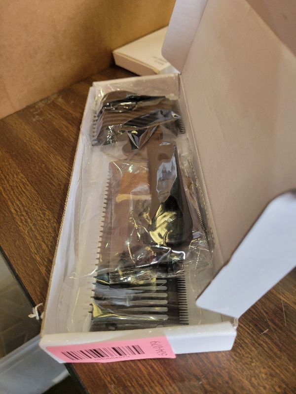 Photo 1 of 2 Pcs Blend Friend Fade Comb, Barber Fade Comb, Fade Comb for Men Haircut, Uitable for Home, Salon Use, Compatible With all Hair Clippers Barber Accessories (Black)