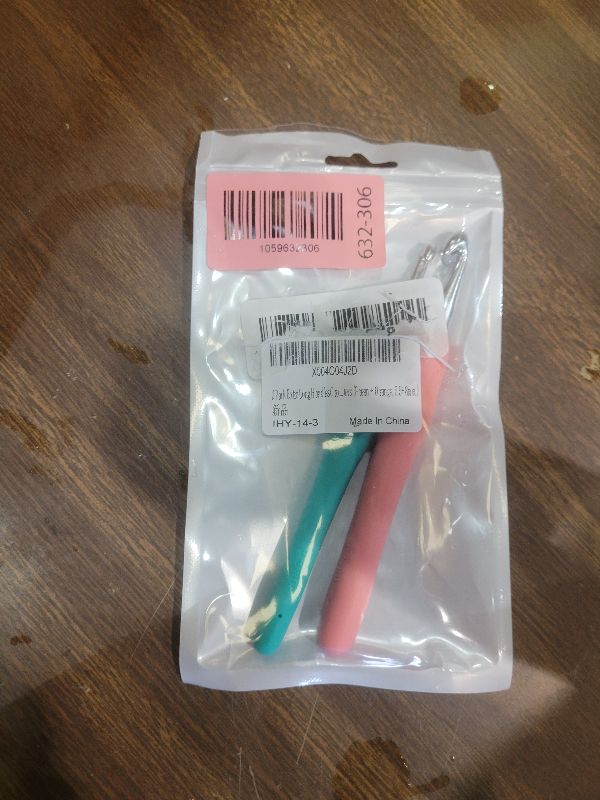 Photo 1 of 2 Pack Extra Long Handles Crochet Hooks Set, 5.5mm and 8mm Sizes, Suitable for Beginners and Experienced Crocheters (Green + Pink, 5.5+8mm)