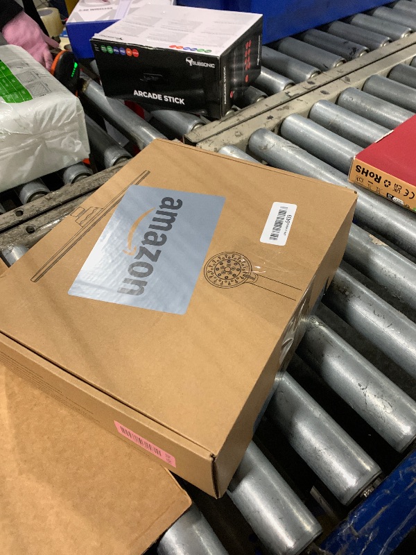 Photo 1 of *MINOR DAMAGE - USED*
Veken Wide Rain Shower Head with Multi-Modes Handheld Water Spray,High Pressure Showerhead Combo with Arm for Bathroom Accessories,Home Decor Adjustable Dual Shower with Anti-Clog Nozzles,Matte Black