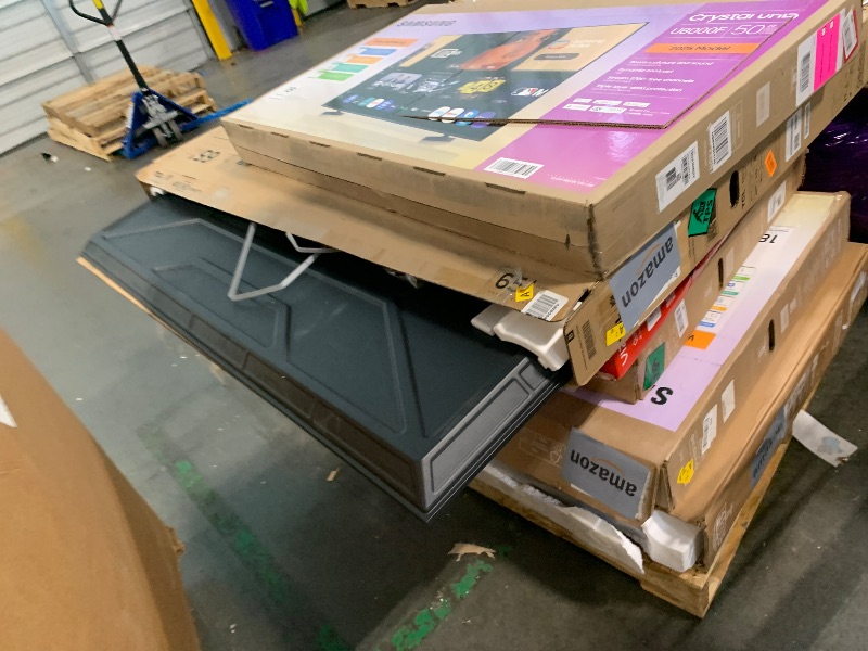 Photo 1 of ***FINAL SALE - NO RETURNS*** PALLET OF BROKEN TVS, 6 COUNT
