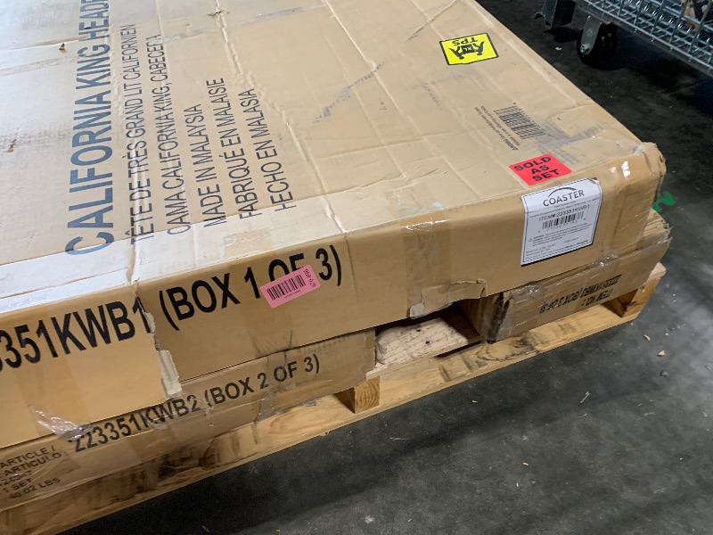 Photo 1 of ***MULTIPLE BOX SET*** Hillcrest White Queen Panel Bed