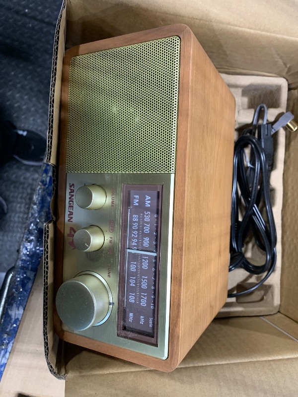 Photo 1 of **  SOLD AS IS, NO REFUND/RETURN** SEE COMMENTS!
Sangean WR-11SE AM/FM Table Top Radio 40th Anniversary Edition Walnut