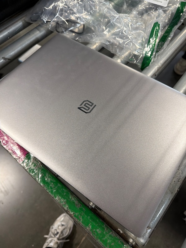 Photo 1 of ****** LAPTOP UNKNOWN SIZE UNKNOWN BRAND******