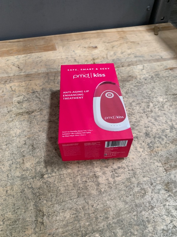 Photo 1 of (MISSING ACCESSOIRES) PMD Kiss Lip Plumping System - Smart Anti-Aging Lip Plumping Treatment - Pulsating Vacuum Technology for Fuller, More Youthful Lips