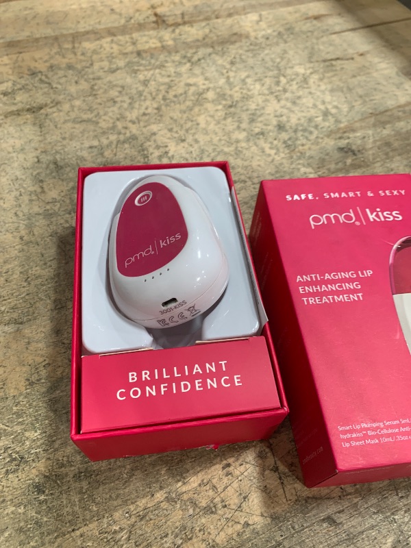 Photo 1 of (MISSING ACCESSOIRES) PMD Kiss Lip Plumping System - Smart Anti-Aging Lip Plumping Treatment - Pulsating Vacuum Technology for Fuller, More Youthful Lips