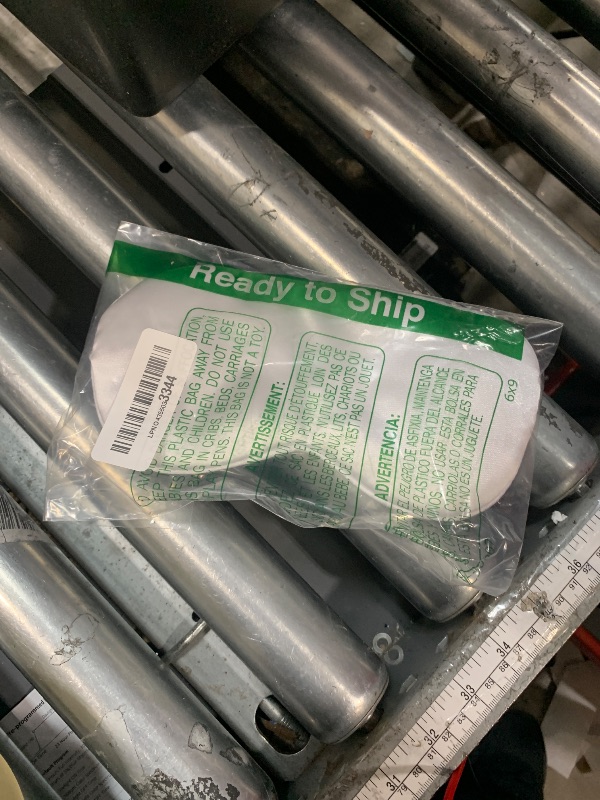 Photo 1 of 1 Pcs Silk Sleep Mask, Soft Eye Mask with Elastic Strap, Lightweight Blindfold for Men, Women, Travel, and Naps (White)