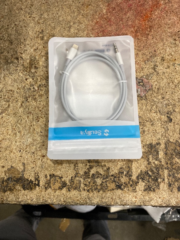 Photo 1 of (Apple MFi Certified) iPhone AUX Cord,Lightning to 1/8 Inch Audio Cable,3.3ft, Headphone Jack Adapter Male Aux Stereo Audio Cable Compatible for iPhone 14/13/12/11/XR/X/8/7 (White)