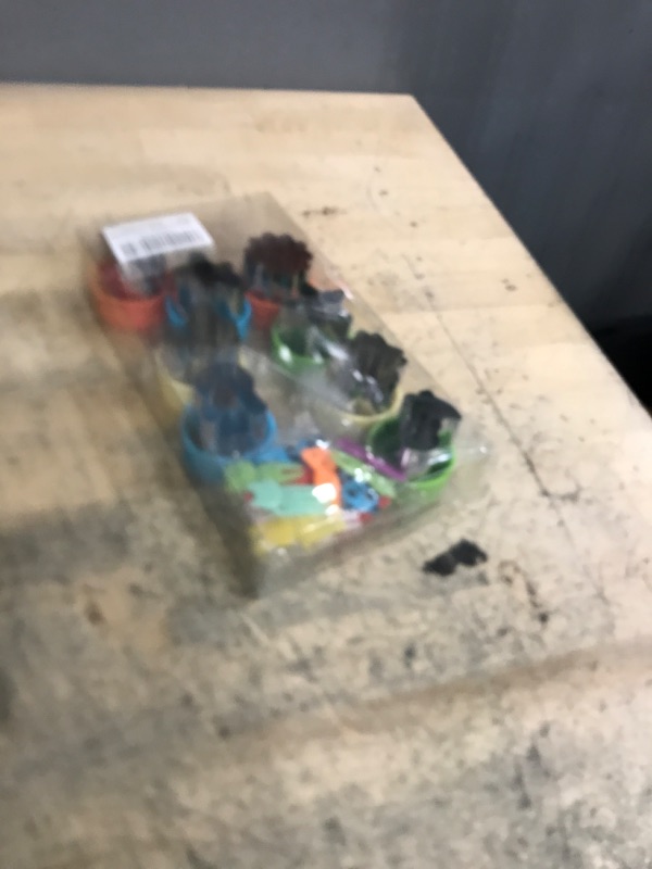 Photo 1 of *ONLY 8* FIRETREESILVERFLOWER 1.5in Vegetable Cutter Shape Set-12PCS Mini Cookie Cutters Fruit Biscuit Pastry Mold Children's Baking and Food Supplement Tool Accessories.(20 Forks)