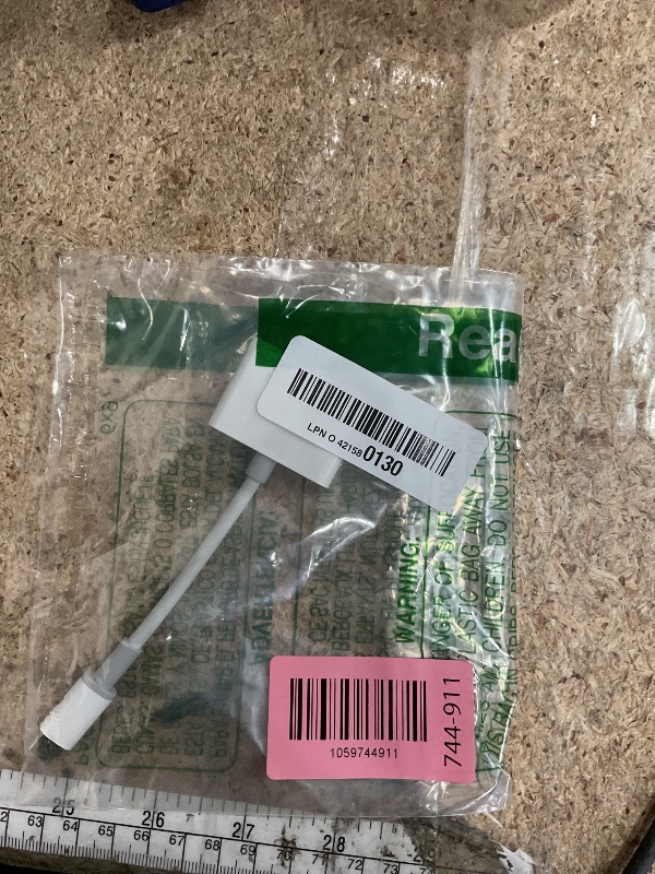 Photo 1 of [MFi Certified] USB C to HDMI Adapter for iPhone 17 16 15 to TV, 4K@60Hz Type-C to HDMI Adapter with 100W Fast Charging Port for iPhone 17/17 Pro/17 Pro Max/Air/16 15 Pro Max to HDTV Projector Monitor