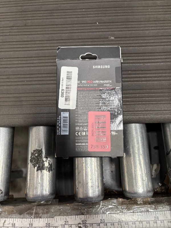 Photo 1 of ***(PARTS ONLY/ NON FUNCTIONAL)***SAMSUNG 990 PRO Heatsink SSD 4TB, NVMe M.2, Speeds Up to 7,450MB/s Best for PlayStation® 5 (PS5 SSD) Console Expansion MZ-V9P4T0CW