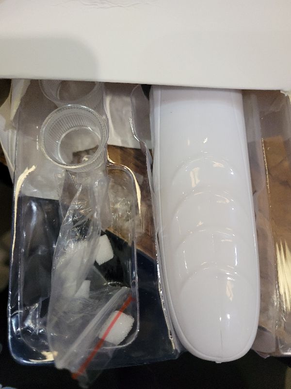 Photo 1 of 2026 Pore Vacuum, USB Rechargeable Blackhead Remover Vacuum,3 Levels Adjustable Pore Vacuum Blackhead Remover, with 5 Suction Power,6 Probes,Face Vacuum Pore Cleanser for Women & Men-White