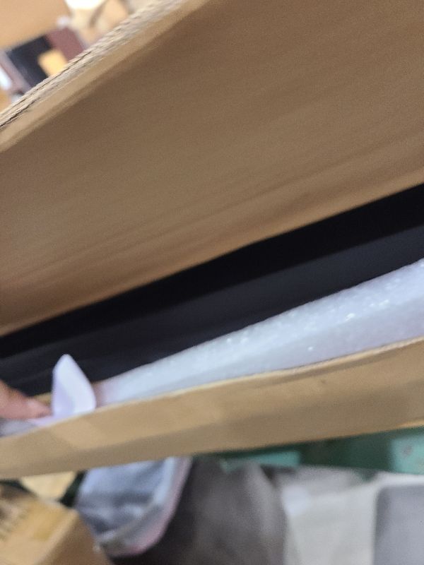 Photo 1 of 
HLONONE Gaming Table, 140 x 70 cm, Ergonomic Computer Desk Made of Carbon Fibre, Robust and Stable Gaming Desk, PC Table with Headphone Hooks and Drink Holder, Black 