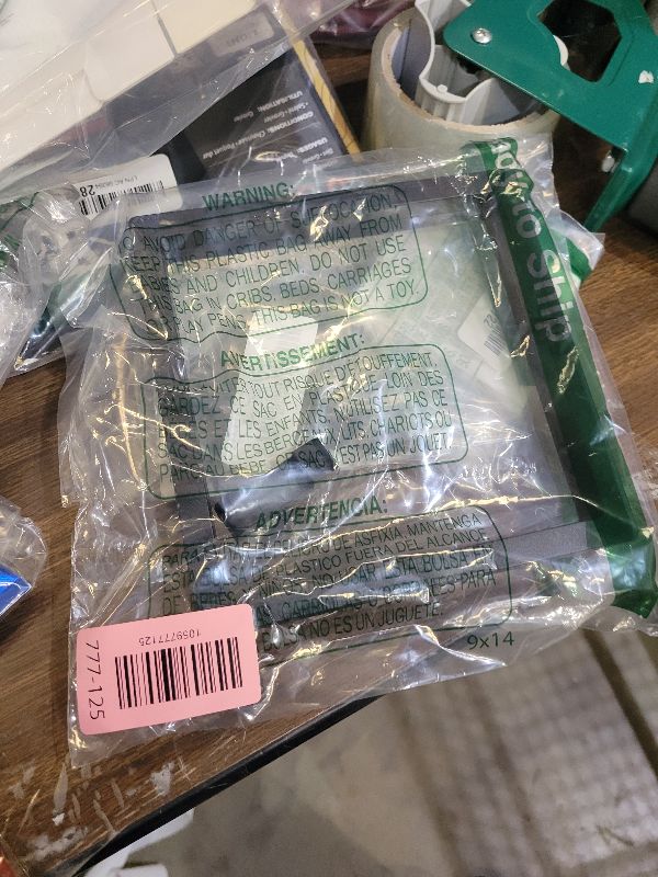 Photo 1 of 1 Set 6.3 Inch 3D Floating Display Frame Case for Jewelry, YITOU Challenge Coin Display Frame Display Stands Case Holder for Fossil, Rock, Gemstones, Megladon Tooth, Specimens, Floating Frame Case