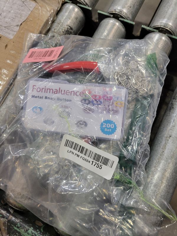 Photo 1 of 200 Sets Metal Snap Buttons with Fastener Pliers Press Tool Kit,Multicolor Mixing Hollow Sewing Snaps for Fabric,Prong Snap Button Kits for DIY Crafting Clothing Sewing (9.5mm / 800 PCS)