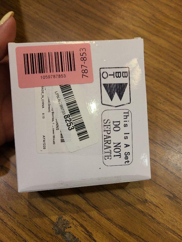 Photo 1 of BBTO 100 Pack Artificial Holly Berries Mini 10 mm Christmas Fake Berries Stems Crafts Faux on Wire for Christmas Tree Decoration Flower Branches Ornament Wreath DIY Winter Home (Glitter Red and Green)