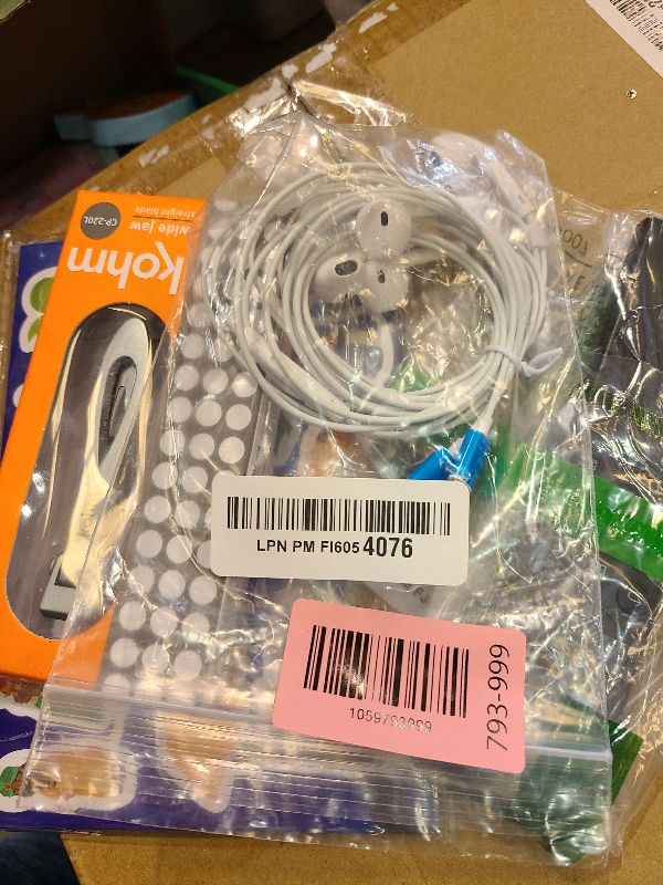 Photo 1 of 2 Pack Wired Headphones for iPhone Earbuds with Built-in Microphone & Volume Control Nosie Reduction Earphones Headsets Compatible with iPhone 14 13 12 11 Pro Max XS XR X 8 7, Support All iOS System