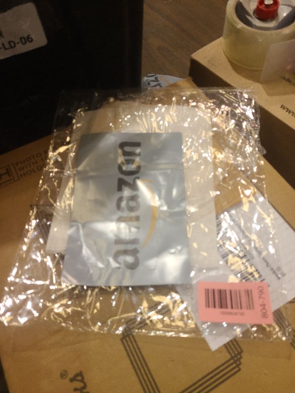 Photo 1 of 2 Pcs Halloween Feather Hair Clips Ostrich Artificial White Swan Feathers Ballet Style Angel Wings Hair Barrettes Hair Pins for Women Wedding Cosplay Party Stage Performance Supplies