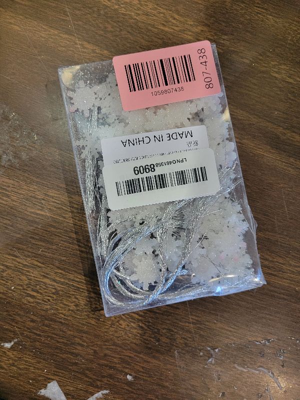 Photo 1 of 100pcs Small Snowflakes for Craft, White Glitter Resin Mini Snowflake Ornament Christmas Decorations for Christmas Embellishments Xmas Tree Winter Party DIY Craft Decor