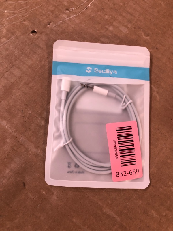Photo 1 of (Apple MFi Certified) iPhone AUX Cord,Lightning to 1/8 Inch Audio Cable,3.3ft, Headphone Jack Adapter Male Aux Stereo Audio Cable Compatible for iPhone 14/13/12/11/XR/X/8/7 (White)