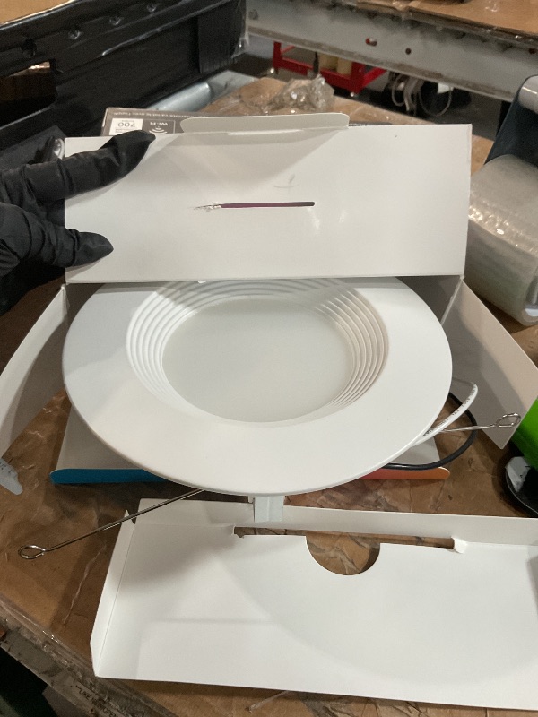 Photo 1 of ***FACTORY SEALED*** GLOBE Electric 50079 Wi-Fi Smart 5"/6" LED Retrofit Recessed Light, No Hub Required, Voice Activated, 11 Watts, Multicolor Changing RBG, Tunable White 2000K - 5000K, 700 Lumens, E26 Adaptor Included