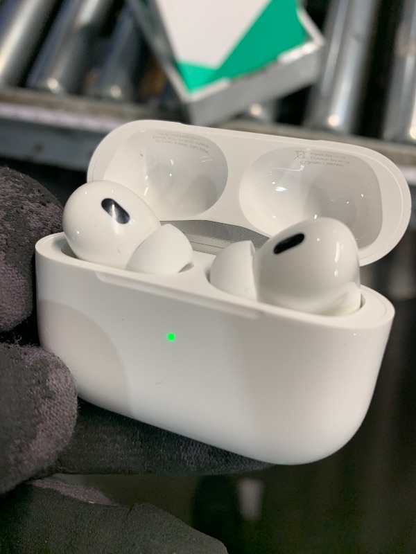 Photo 1 of ***MISSING ACCESSORIES**
Apple AirPods Pro (2nd Generation) with MagSafe Charging Case (USB-C) (Renewed Premium)