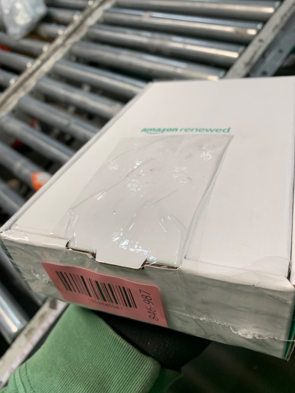 Photo 1 of ***MISSING ACCESSORIES**
Apple AirPods Pro (2nd Generation) with MagSafe Charging Case (USB-C) (Renewed Premium)