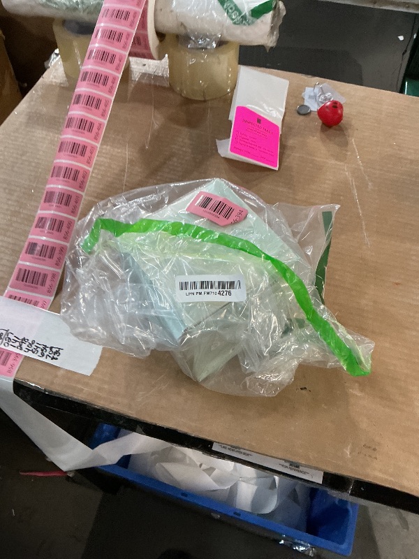 Photo 1 of ***MISSING PARTS***
Cliganic Clean Face Towels XL, Disposable, Ultra-Absorbent, Hypoallergenic & Soft - Makeup Remover Dry Wipes, Pamper Your Face, Feel Fresh & Radiant, Hygienic Towelettes, for All Skin Types (50 Ct)