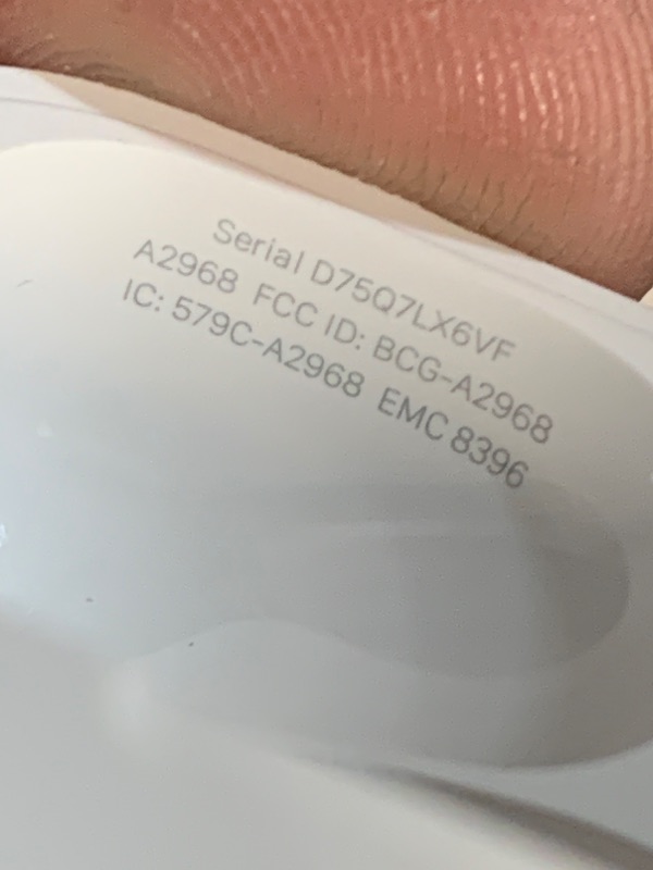 Photo 1 of ***MISSING LEFT AIRPOD - PRICE ADJUSTED******
Apple AirPods Pro (2nd generation) with MagSafe Charging Case (USB-C) (Renewed)