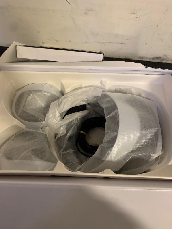 Photo 1 of PlayStation VR2 Horizon Call of The Mountain™ Bundle (PSVR2)