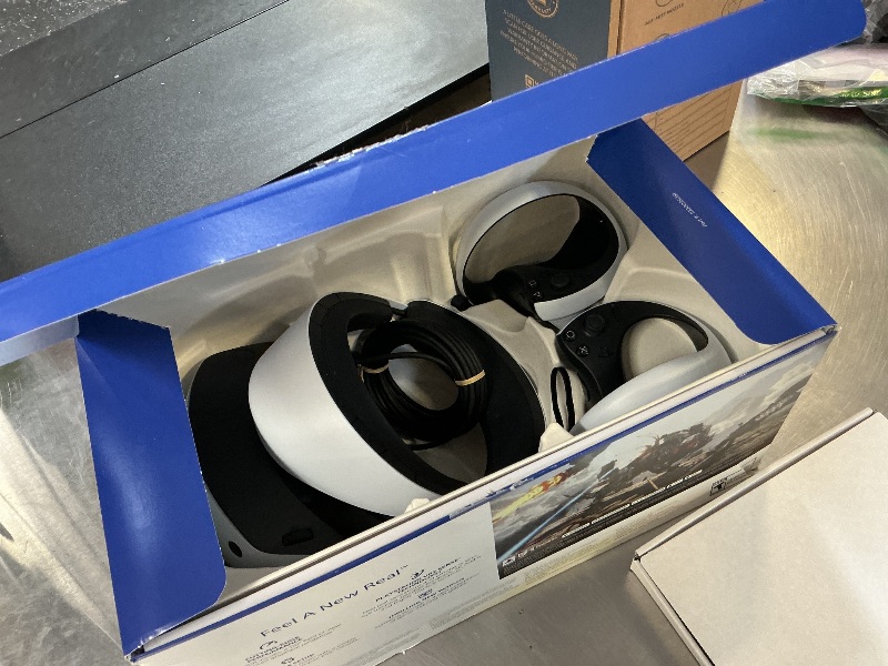 Photo 1 of PlayStation VR2 Horizon Call of The Mountain™ Bundle (PSVR2)