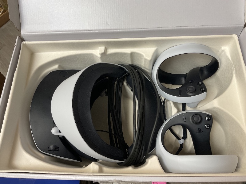 Photo 1 of PlayStation VR2 Horizon Call of The Mountain™ Bundle (PSVR2)
