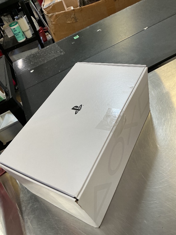 Photo 1 of PlayStation VR2 Horizon Call of The Mountain™ Bundle (PSVR2)