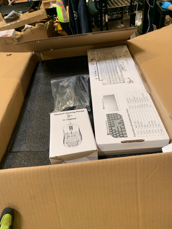 Photo 1 of *********READ CLERK COMMENTS*********
Skytech Gaming King 95 Desktop PC, Ryzen 7 9800X3D 4.7 GHz (5.2 GHz), NVIDIA RTX 5070 Ti 16GB, 1TB Gen4 NVMe SSD, 32GB DDR5 RAM 5600 RGB, 850W Gold ATX 3 PSU, 360mm ARGB AIO, Wi-Fi, Win 11