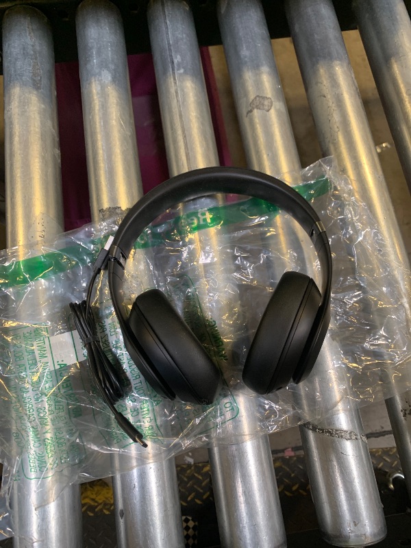 Photo 1 of Beats Studio Pro - Premium Wireless Over-Ear Headphones- Up to 40-Hour Battery Life, Active Noise Cancelling, USB-C Lossless Audio, Apple & Android Compatible - Black